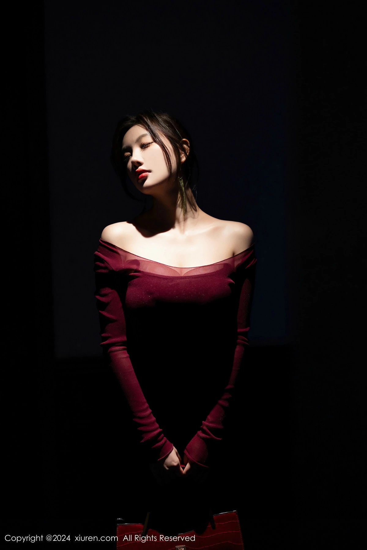 秀人集.com_[XiuRen秀人网]No.9348_女神杨晨晨Yome性感红色连衣裙配超薄肉丝秀丰腴身材诱惑写真82P