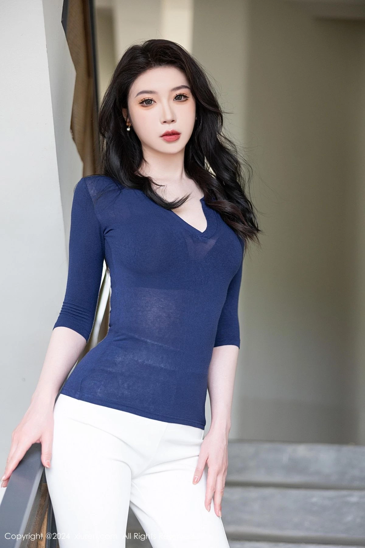 秀人集.com_[XiuRen秀人网]No.9355_模特梦心玥性感深蓝V领露蓝色蕾丝内衣秀高挑曼妙身姿诱惑写真83P