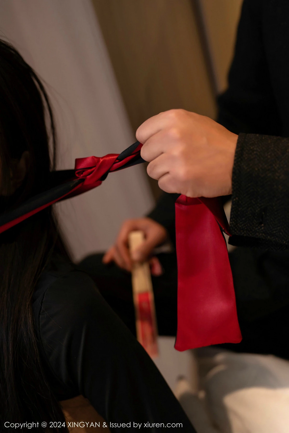 秀人集.com_[XINGYAN星颜社]VOL.290_模特Erikaki性感黑色开胸情趣服饰配肉丝吊袜秀极致美腿诱惑写真78P