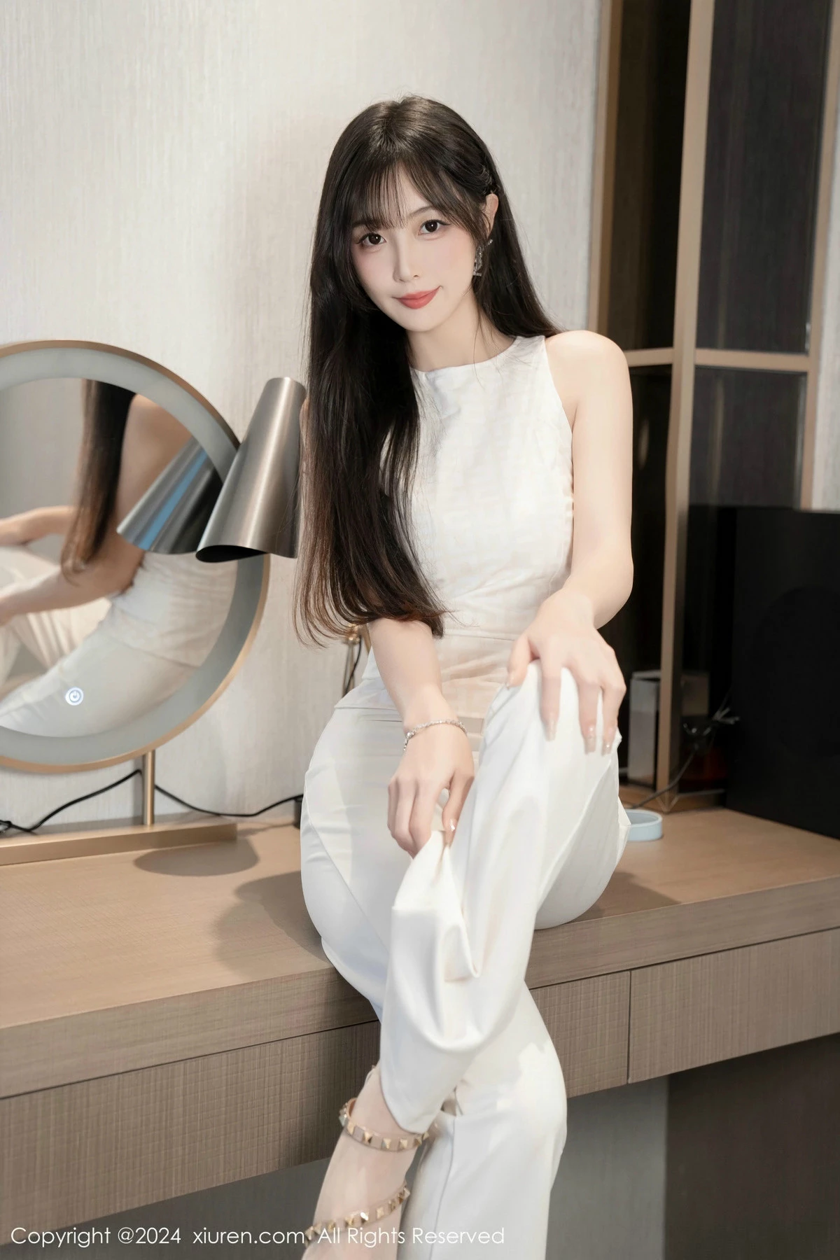 秀人集.com_[XiuRen秀人网]No.9528_模特林星阑性感白上衣配简约长裤露白色内衣秀曼妙身姿诱惑写真84P