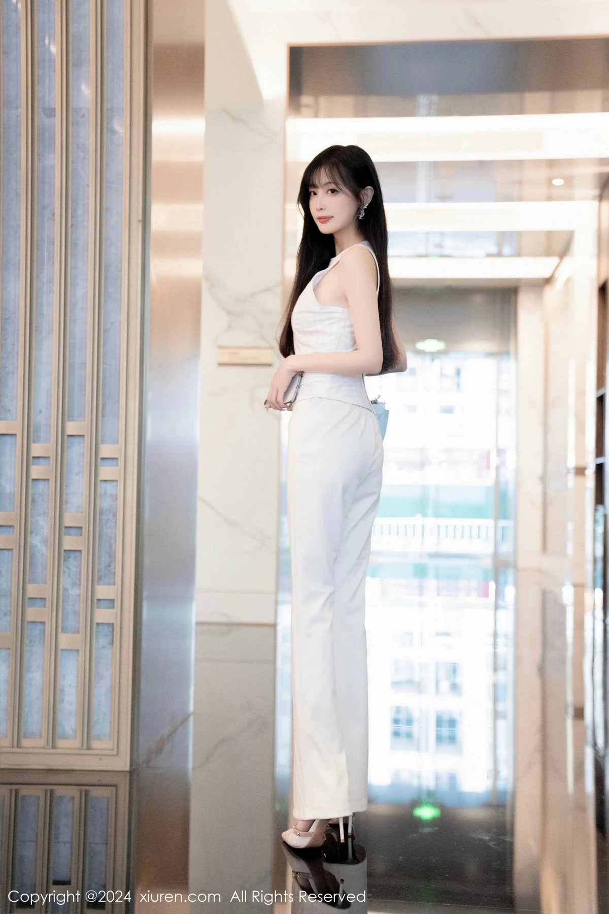 秀人集.com_[XiuRen秀人网]No.9528_模特林星阑性感白上衣配简约长裤露白色内衣秀曼妙身姿诱惑写真84P