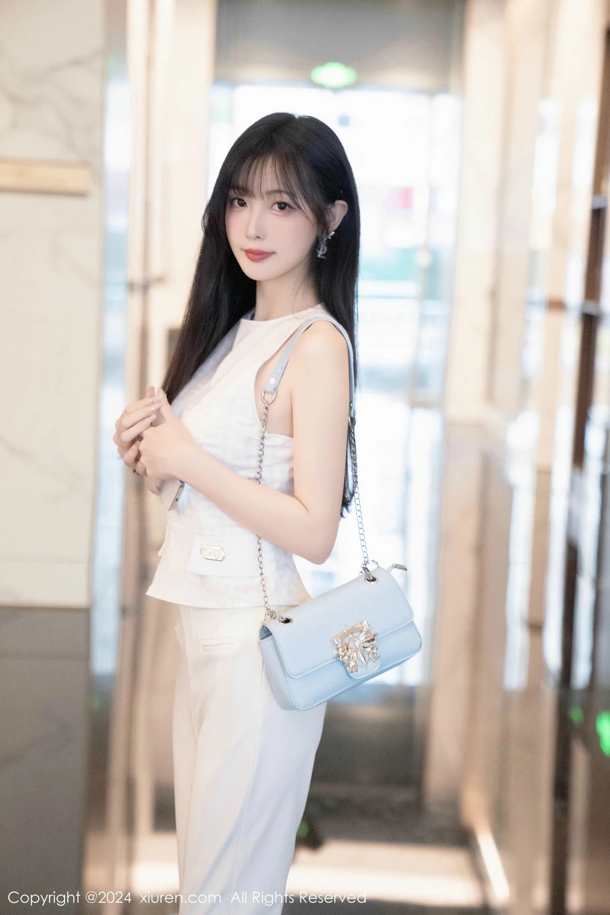 秀人集.com_[XiuRen秀人网]No.9528_模特林星阑性感白上衣配简约长裤露白色内衣秀曼妙身姿诱惑写真84P