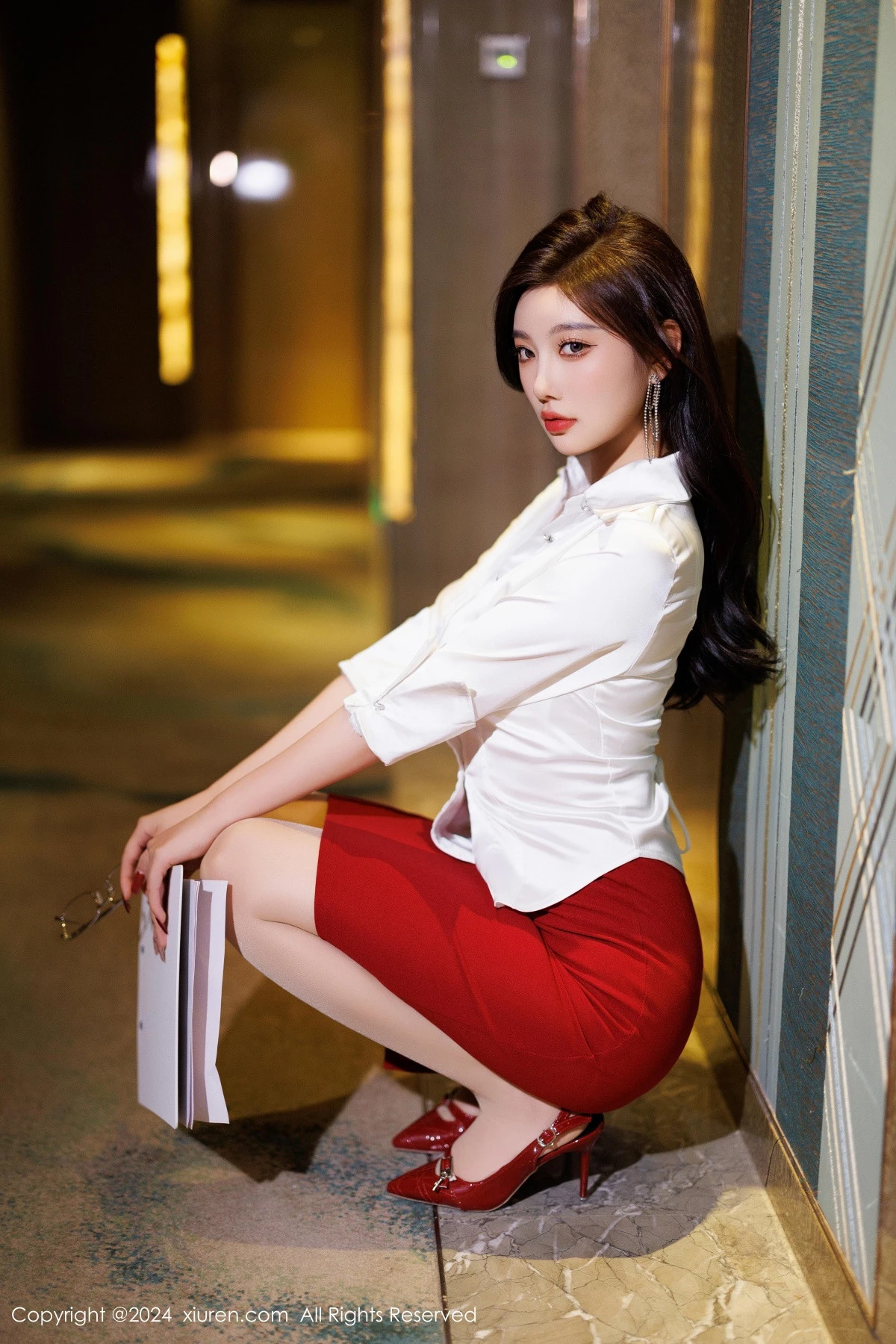 秀人集.com_[XiuRen秀人网]No.9565_女神杨晨晨Yome性感白T配红短裙露白色内衣秀丰腴身材诱惑写真80P