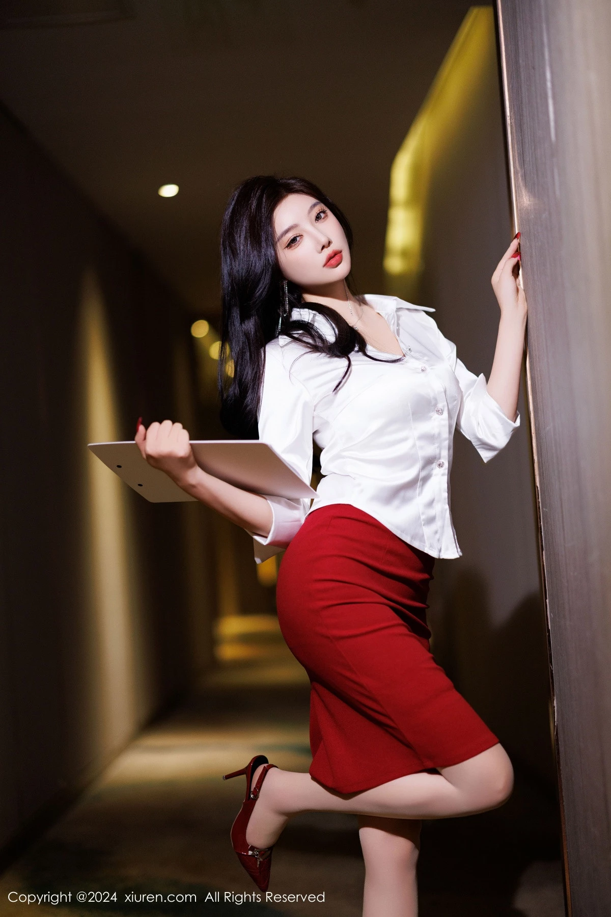 秀人集.com_[XiuRen秀人网]No.9565_女神杨晨晨Yome性感白T配红短裙露白色内衣秀丰腴身材诱惑写真80P