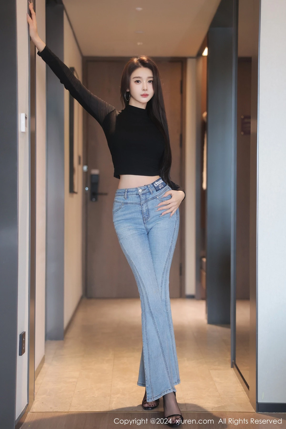 秀人集.com_[XiuRen秀人网]No.9555_模特Candy糖糖性感黑色上衣露黑色内衣配超薄黑丝极致魅惑写真76P