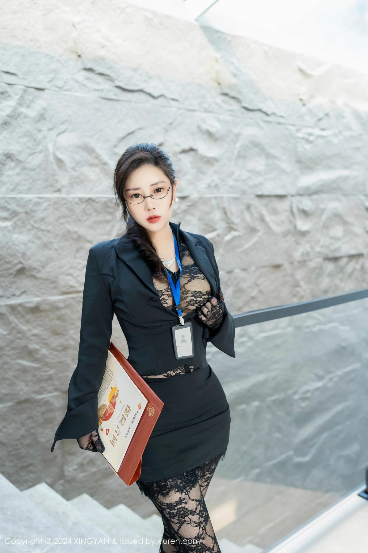 秀人集.com_[XINGYAN星颜社]VOL.287_模特王婉悠Queen性感OL服饰露黑色蕾丝连体衣极致魅惑写真80P