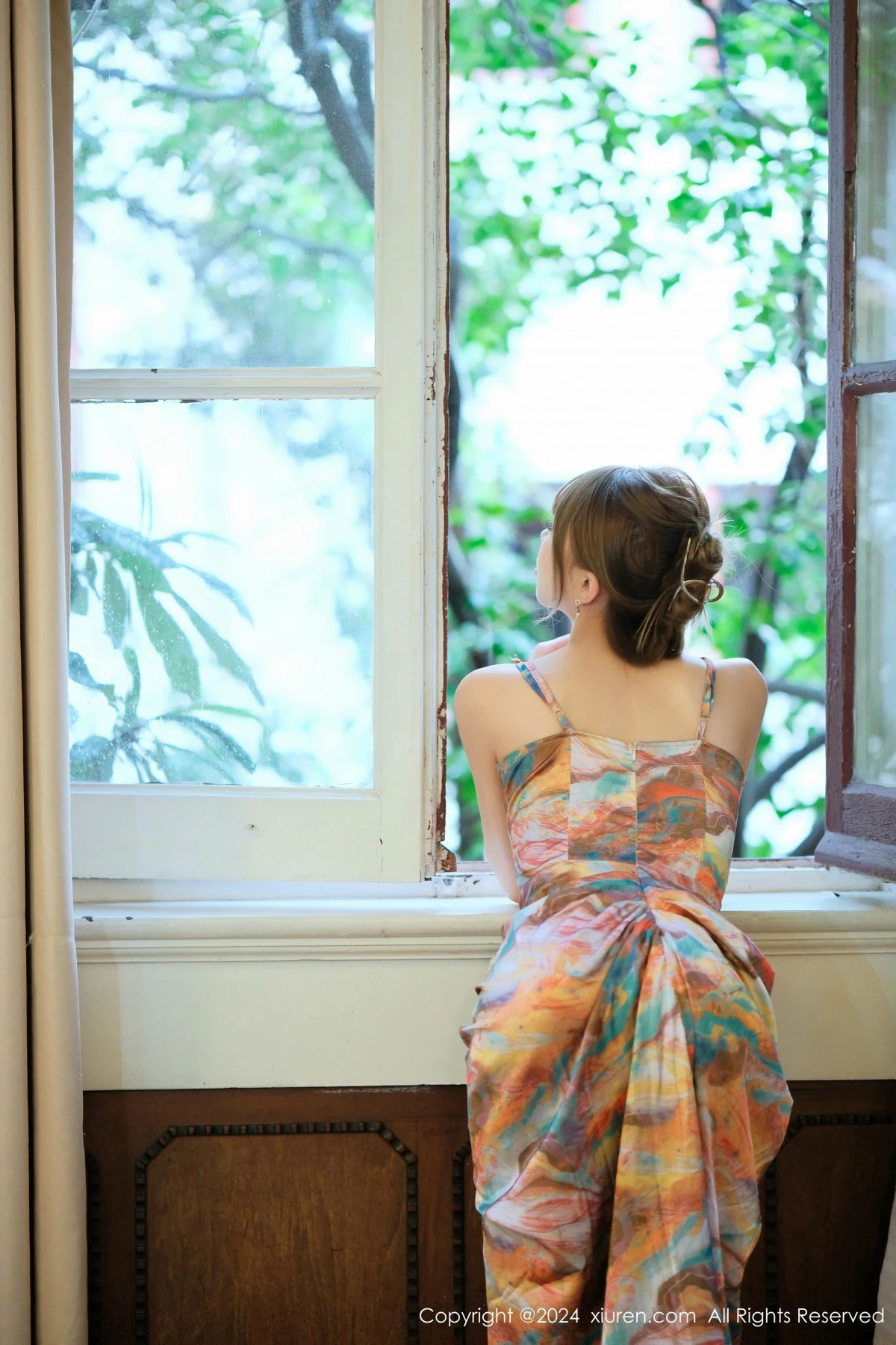 秀人集.com_[XiuRen秀人网]No.9465_模特Zoe柚柚性感油画连衣长裙露灰丝吊袜秀凹凸身材诱惑写真80P