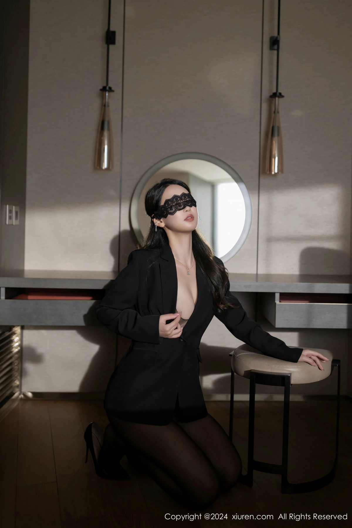 秀人集.com_[XiuRen秀人网]No.9571_模特唐安琪私房性感黑色西服配开档黑丝秀曼妙身姿惹火诱惑写真83P
