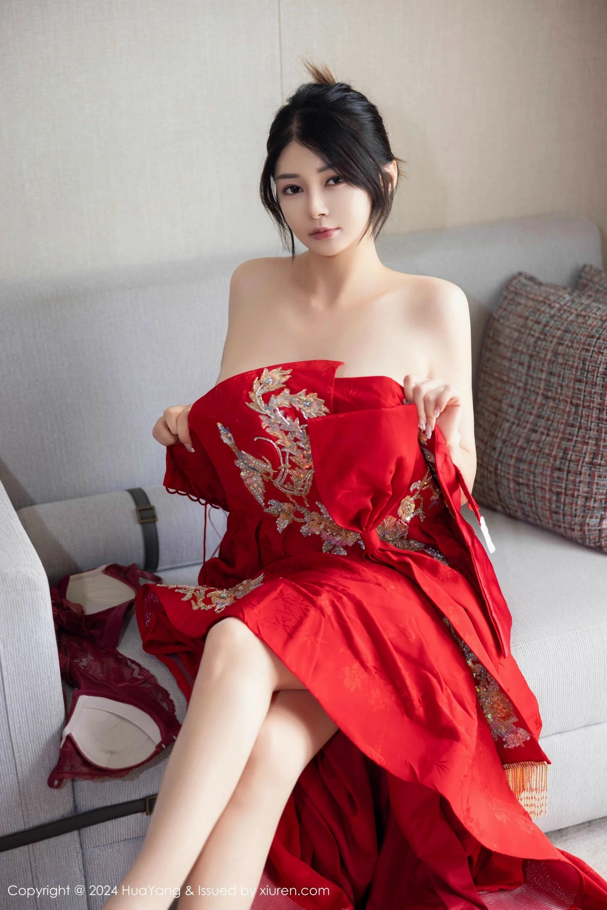 秀人集.com_[HuaYang花漾]Vol.623_模特凯竹Quinn性感红色长裙露紫红内衣秀丰腴身姿完美诱惑写真72P