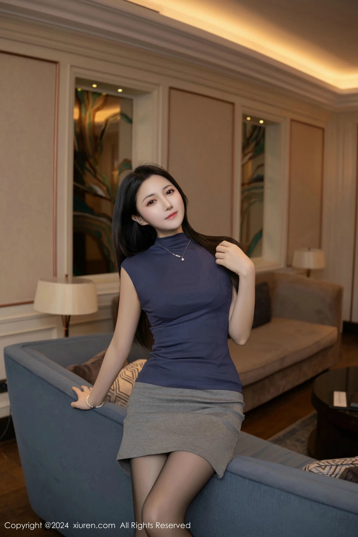 秀人集.com_[XiuRen秀人网]No.9600_模特鱼子酱Fish深色OL服饰露性感黑色内衣配超薄黑丝极致魅惑写真80P