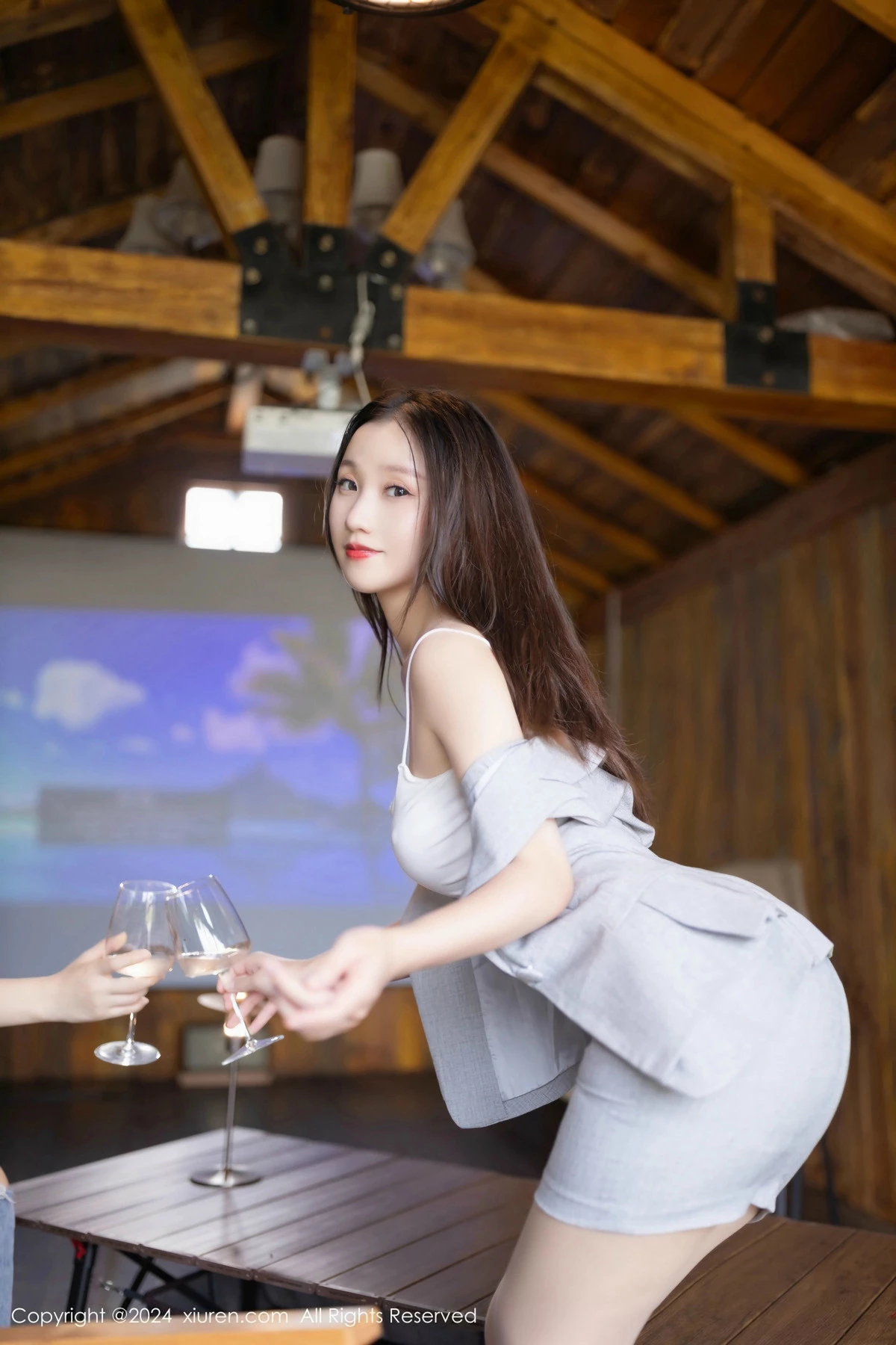 秀人集.com_[XiuRen秀人网]No.9474_模特杏子Yada性感制服露白色吊带配超薄肉丝秀曼妙身姿诱惑写真80P