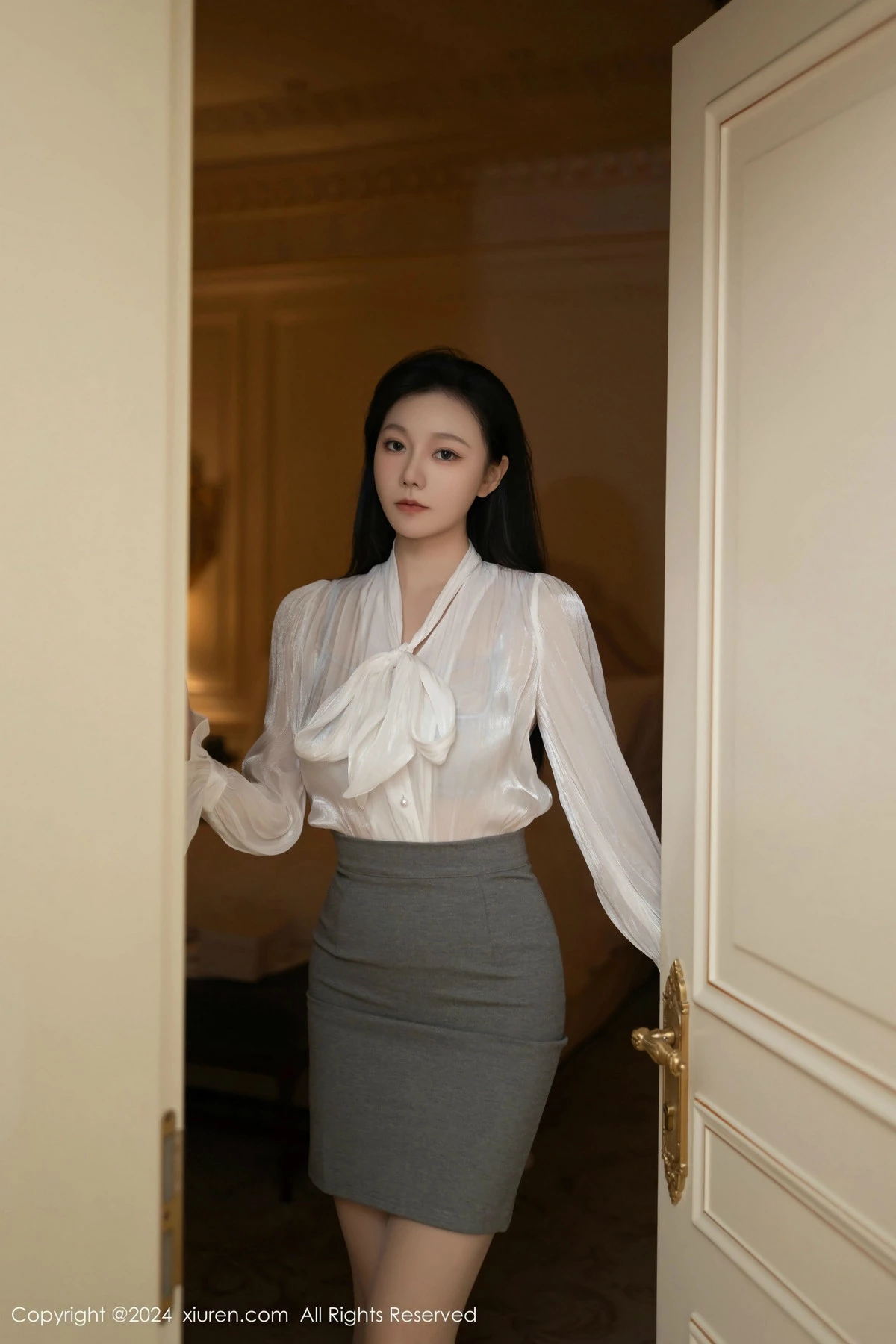 秀人集.com_[XiuRen秀人网]No.9613_模特安然anran性感白衬衫配灰短裙露蓝色情趣内衣秀美腿诱惑写真80P