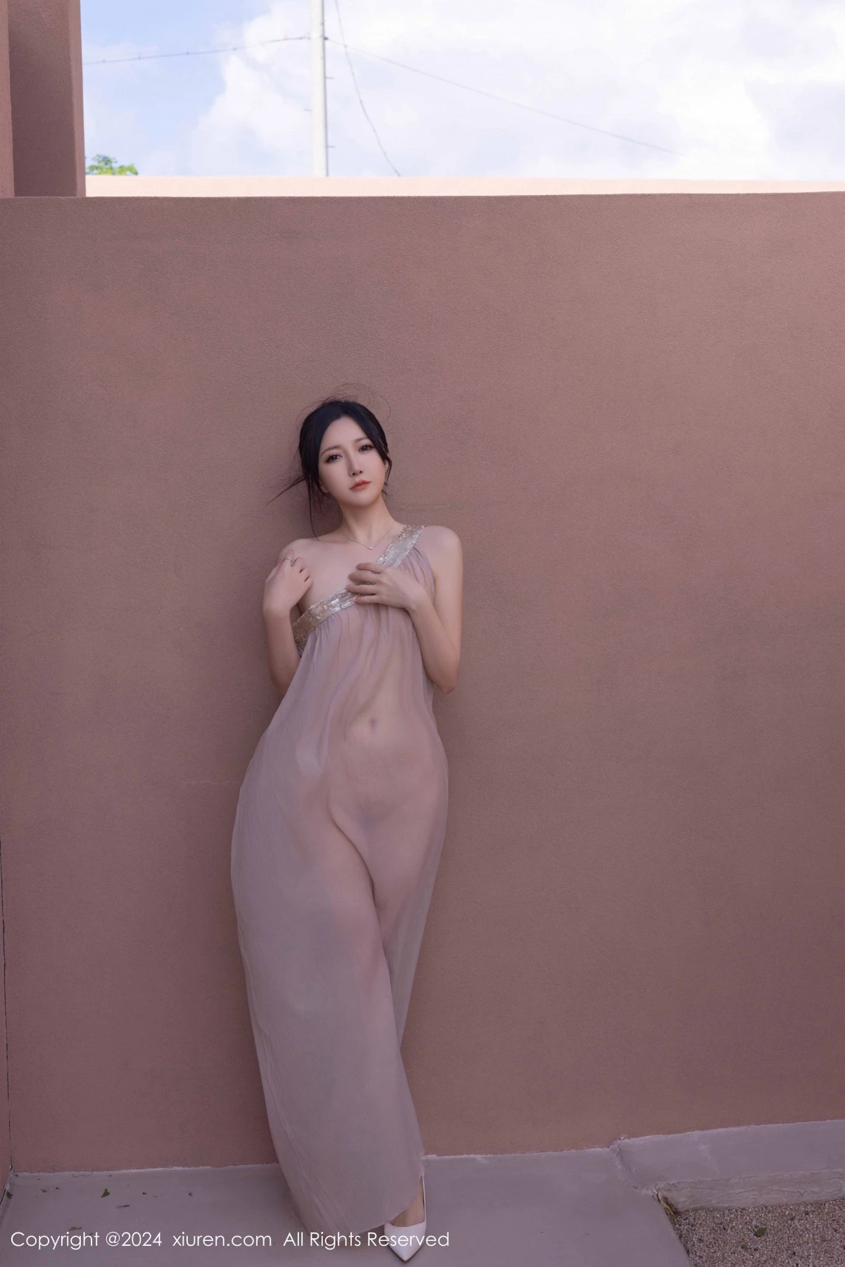 秀人集.com_[XiuRen秀人网]No.9492_模特鱼子酱Fish芦苇场景性感紫色轻透连衣裙秀惹火身材诱惑写真80P