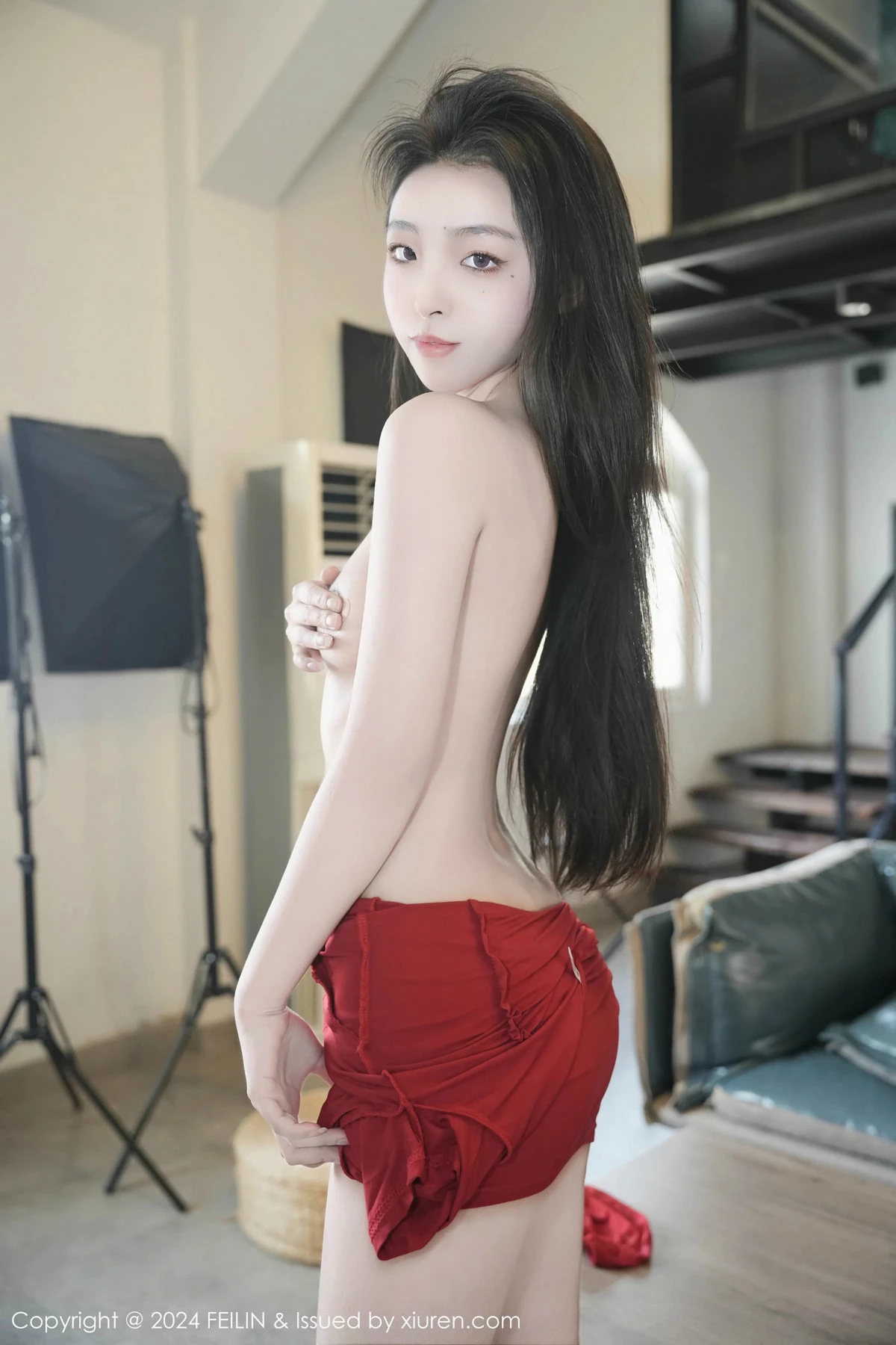 秀人集.com_[FeiLin嗲囡囡]VOL.496_模特芝樱性感红色连衣服饰配红色内裤秀曼妙身姿迷人诱惑写真78P