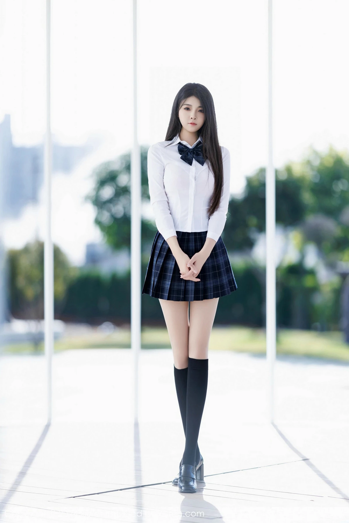 秀人集.com_[XiuRen秀人网]No.9682_模特初梦瑶性感白T露粉红色内衣配超薄肉丝秀完美身材诱惑写真91P