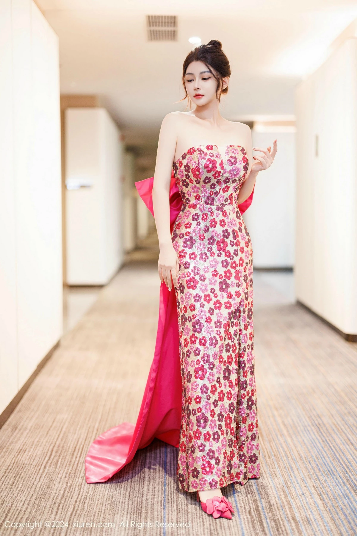 秀人集.com_[XiuRen秀人网]No.9688_模特凯竹Quinn性感绿色比基尼+红色连衣裙秀丰腴身材诱惑写真81P