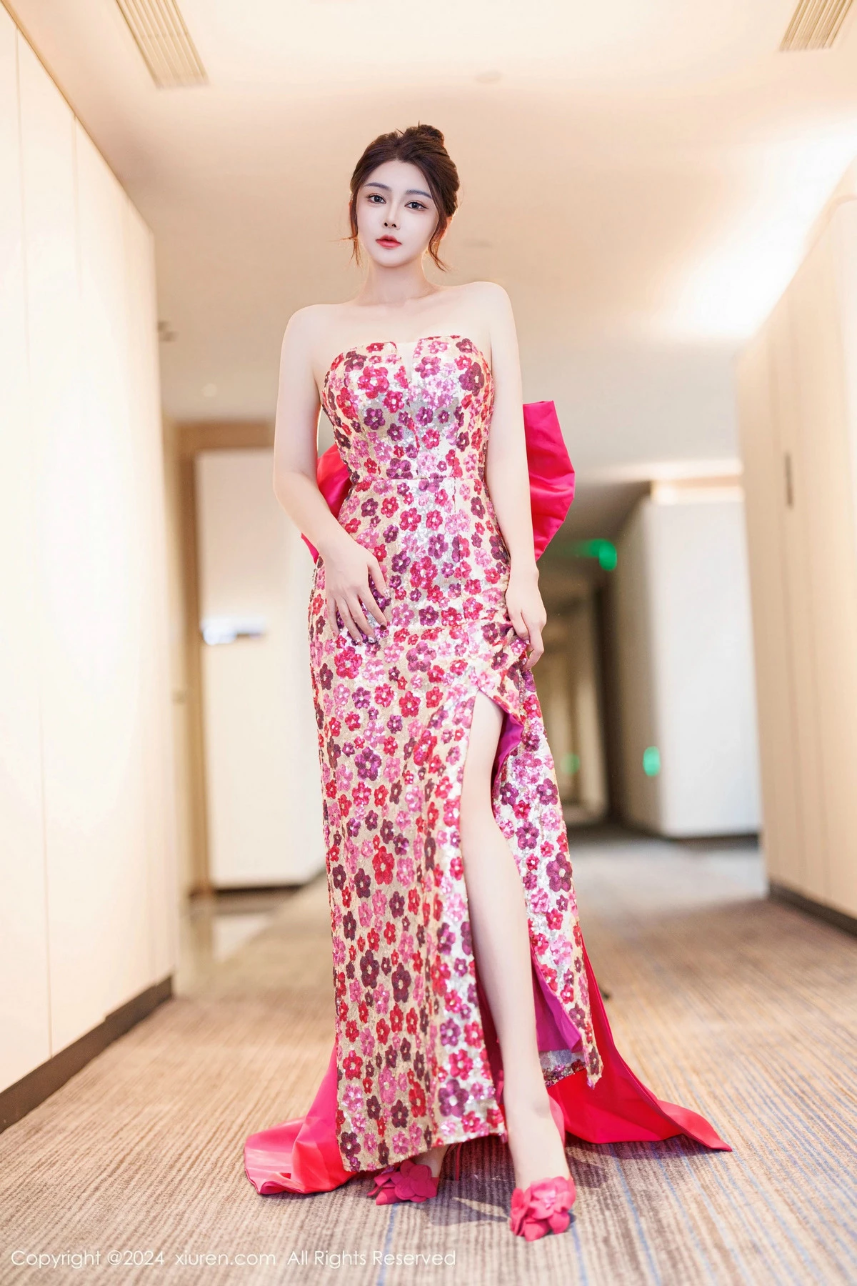 秀人集.com_[XiuRen秀人网]No.9688_模特凯竹Quinn性感绿色比基尼+红色连衣裙秀丰腴身材诱惑写真81P