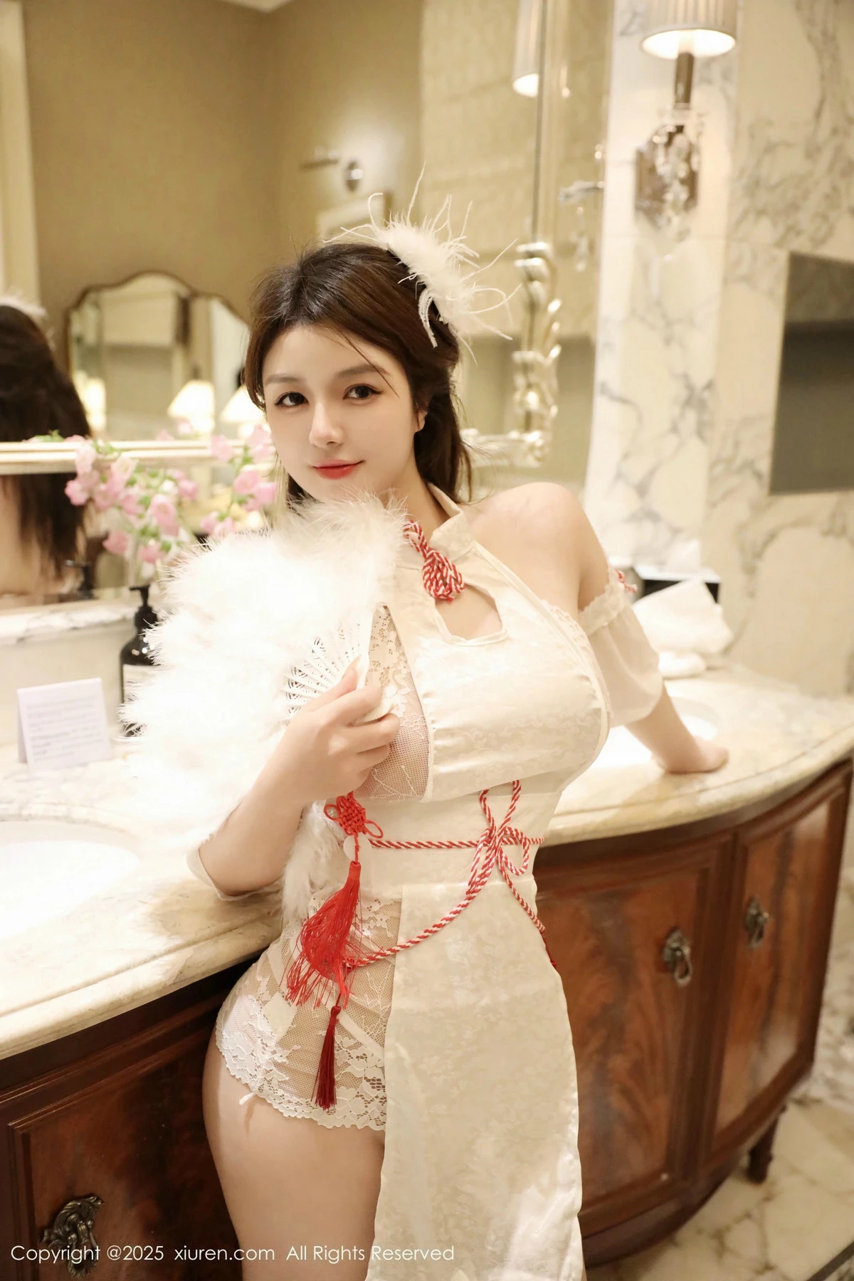 秀人集.com_[XiuRen秀人网]No.9698_模特沈思怡性感白色旗袍露白色情趣内衣秀丰腴身材完美诱惑写真61P