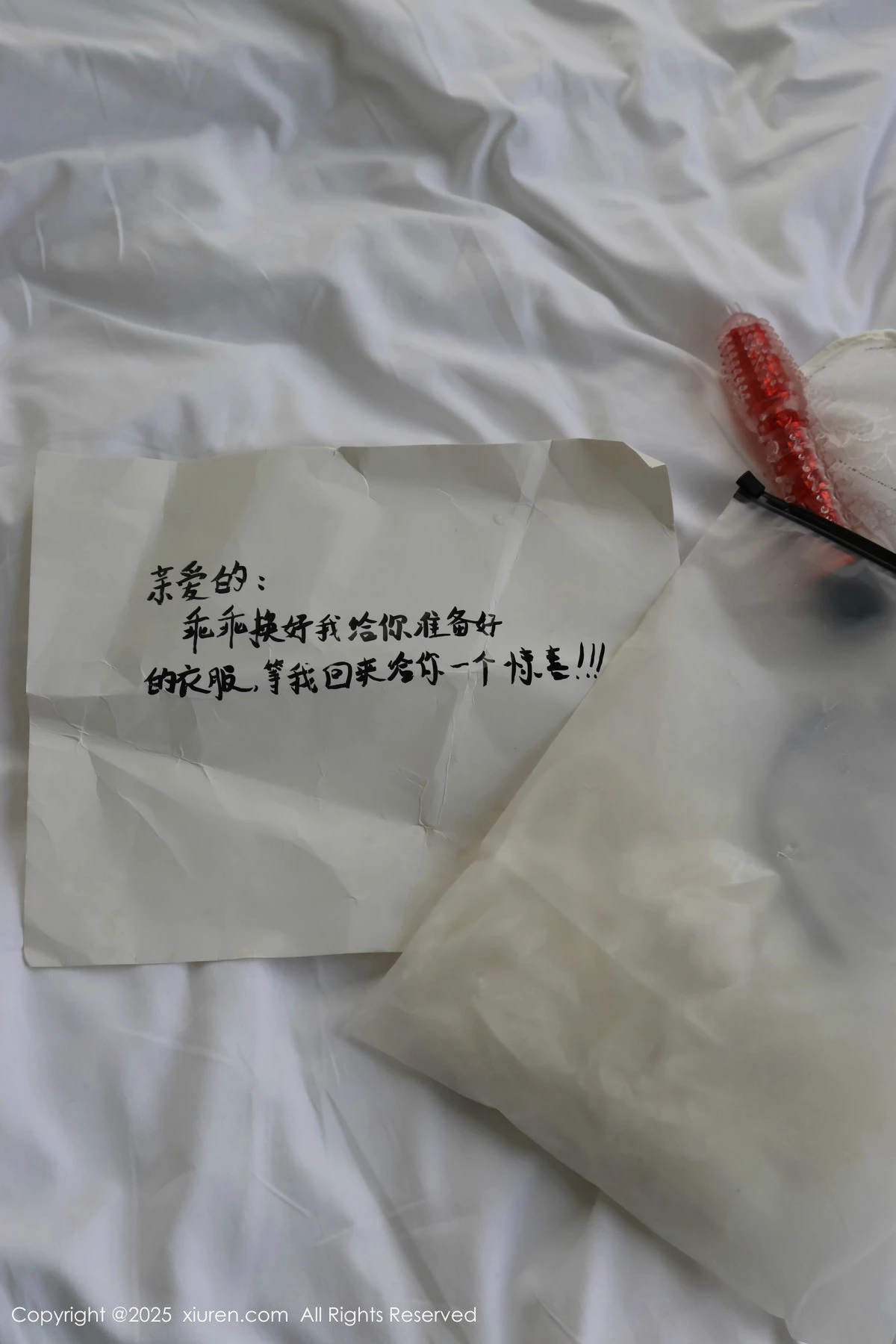 秀人集.com_[XiuRen秀人网]No.9708_模特小薯条nienie深色短裙配白色吊带露超薄黑丝秀美腿诱惑写真72P