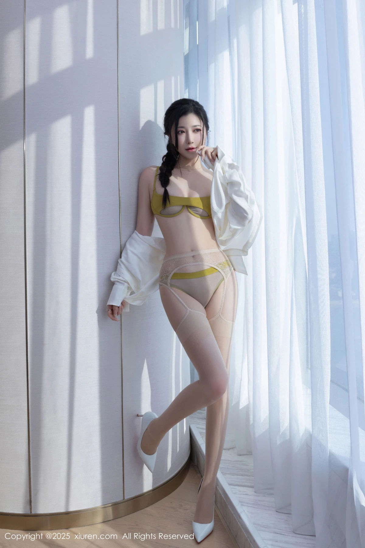 秀人集.com_[XiuRen秀人网]No.9709_模特鱼子酱Fish白衬衫露性感内衣配肉丝吊袜秀曼妙身材诱惑写真80P