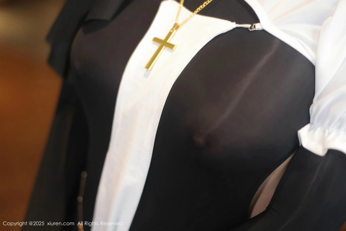 秀人集.com_[XiuRen秀人网]No.9723_模特小蛮妖Yummy性感修女装配超薄连体黑丝秀完美身材诱惑写真76P