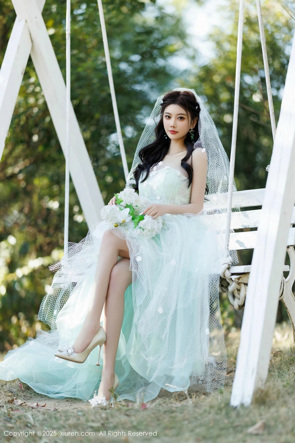 秀人集.com_[XiuRen秀人网]No.9722_女神杨晨晨Yome性感白色情趣内衣配白丝吊袜秀丰腴身材诱惑写真83P