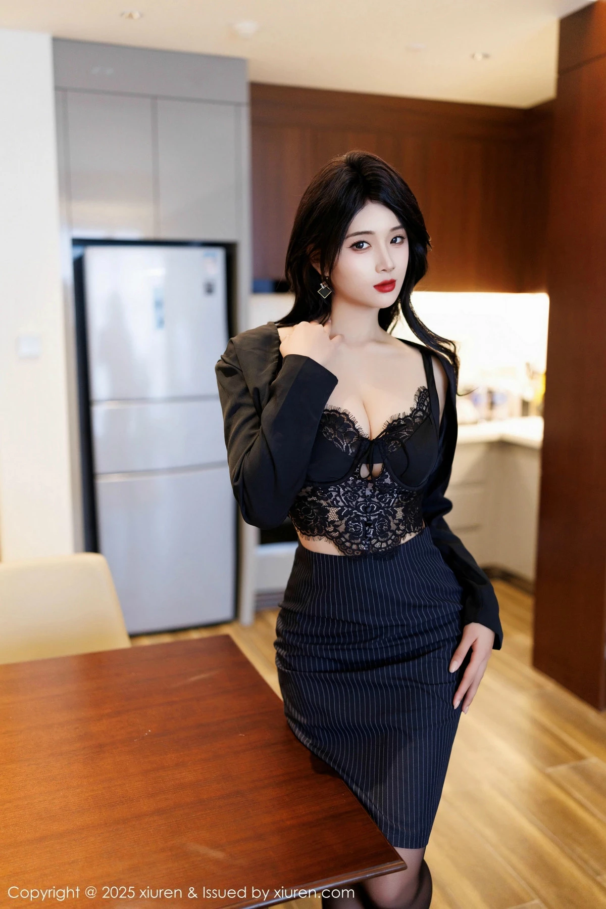 秀人集.com_[XiuRen秀人网]No.9728_模特南乔性感黑色蕾丝内衣+红色比基尼秀柔美身姿完美诱惑写真90P