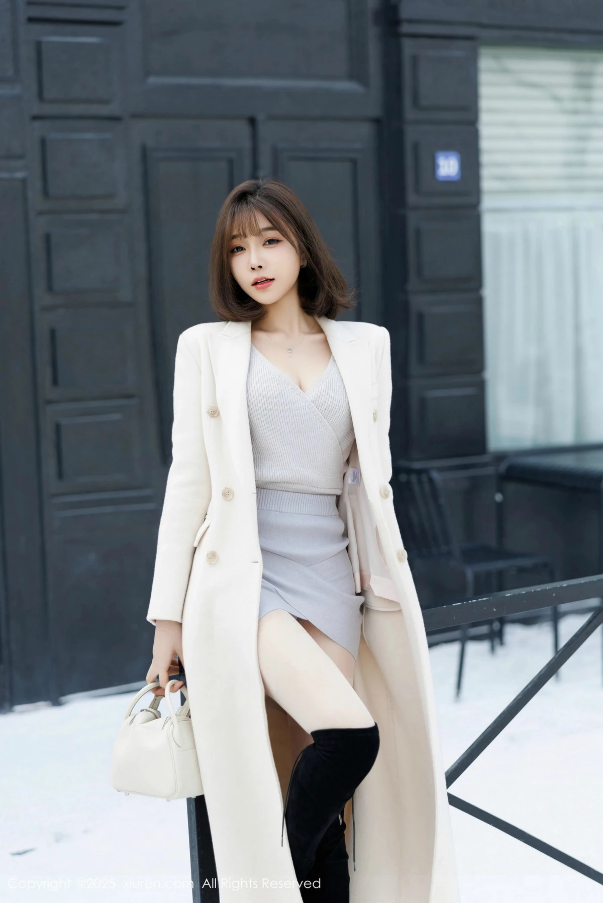 秀人集.com_[XiuRen秀人网]No.9734_女神徐莉芝Booty性感短裙套装+黑色情趣内衣秀曼妙身姿诱惑写真100P