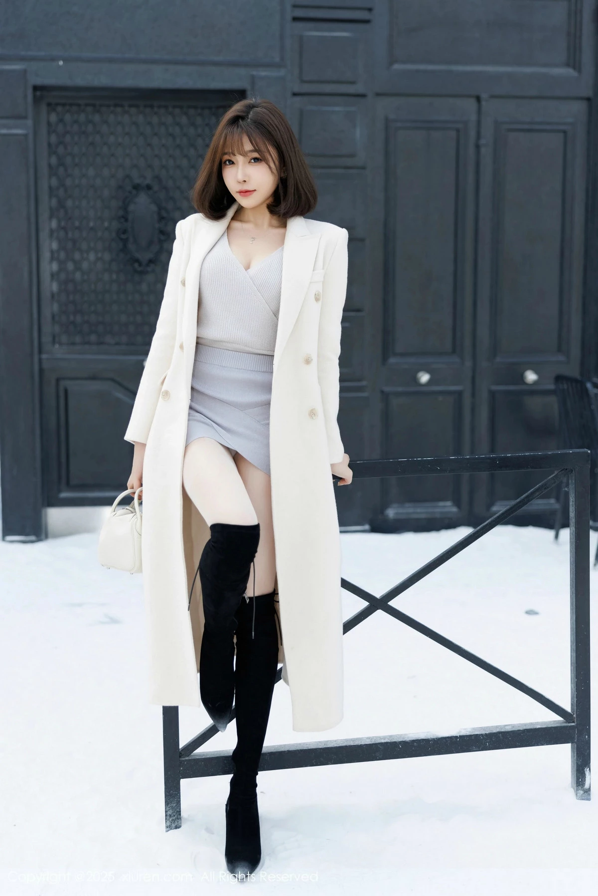 秀人集.com_[XiuRen秀人网]No.9734_女神徐莉芝Booty性感短裙套装+黑色情趣内衣秀曼妙身姿诱惑写真100P