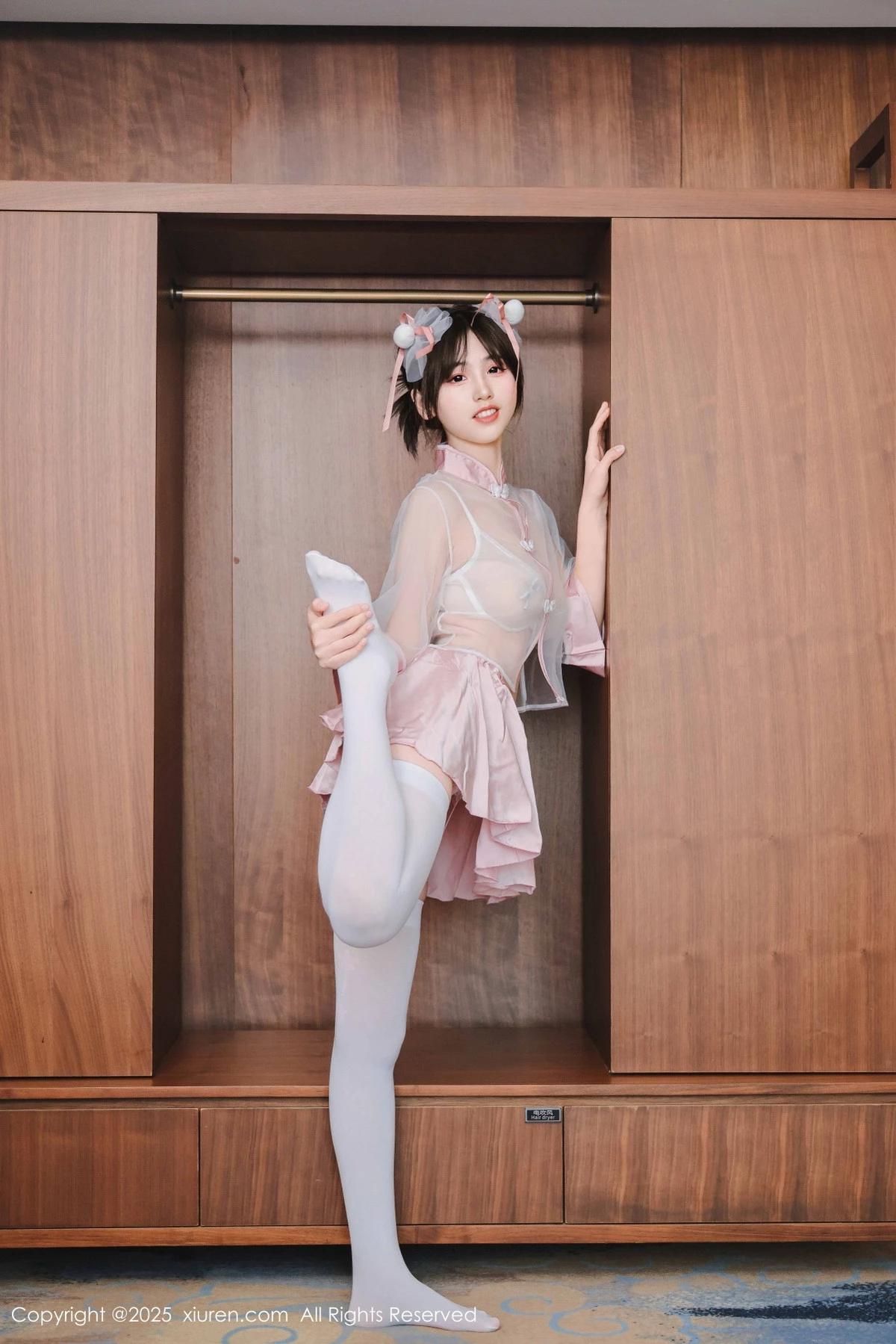 秀人集.com_[XiuRen秀人网]No.9763_模特奶芙乔乔性感粉色情趣内衣配白丝吊袜秀凹凸身材诱惑写真68P