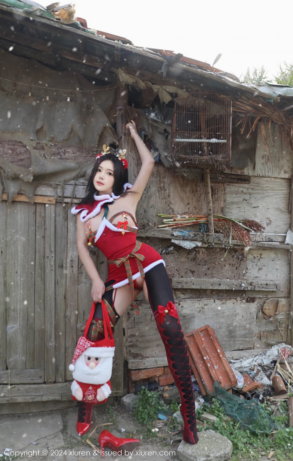 秀人集.com_[XiuRen秀人网]No.9630_模特小薯条nienie户外圣诞主题性感情趣圣诞服饰惹火诱惑写真76P