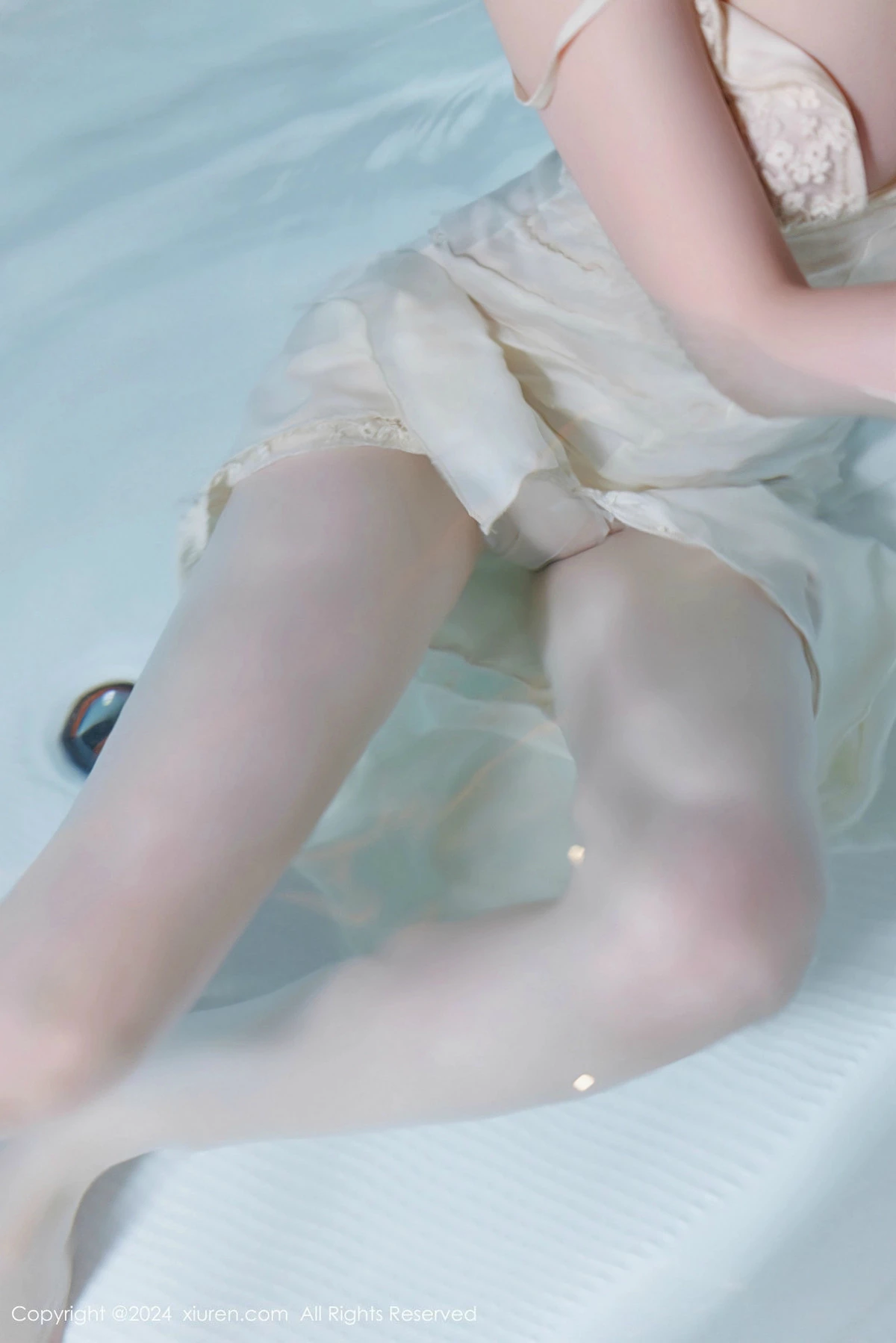 秀人集.com_[XiuRen秀人网]No.9643_模特梦心玥性感白色连衣裙露白色内衣秀高挑曼妙身姿诱惑写真85P