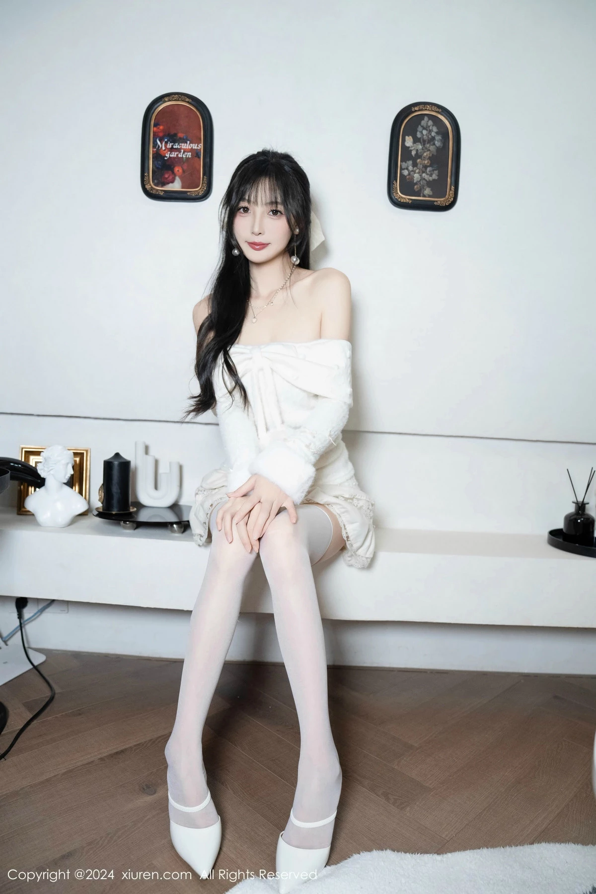 秀人集.com_[XiuRen秀人网]No.9658_模特林星阑白色连衣短裙露红色情趣内衣配白丝袜秀美腿诱惑写真93P