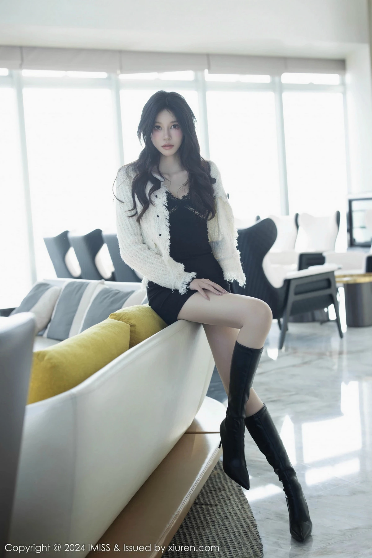 秀人集.com_[IMISS爱蜜社]Vol.780_模特泥鳅鳅性感黑色蕾丝连衣短裙配超薄肉丝秀曼妙身姿诱惑写真51P