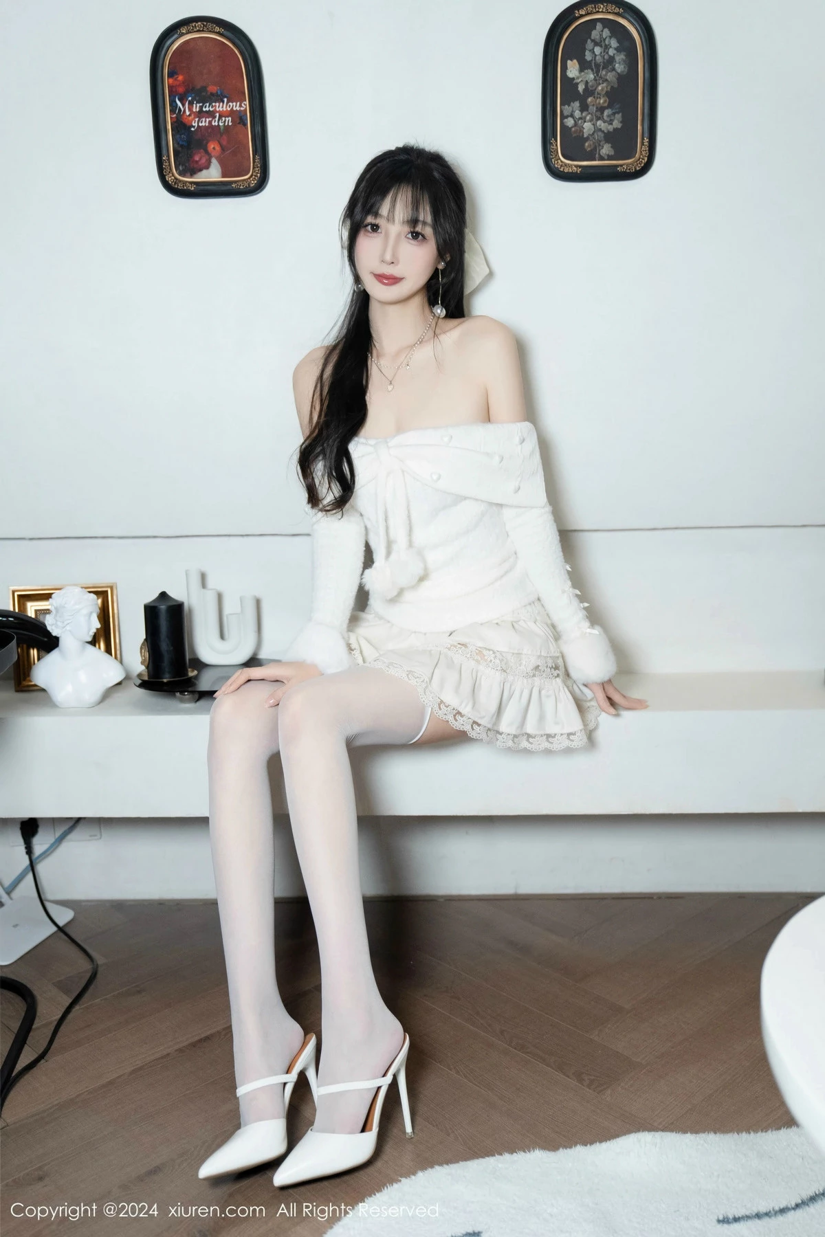 秀人集.com_[XiuRen秀人网]No.9658_模特林星阑白色连衣短裙露红色情趣内衣配白丝袜秀美腿诱惑写真93P