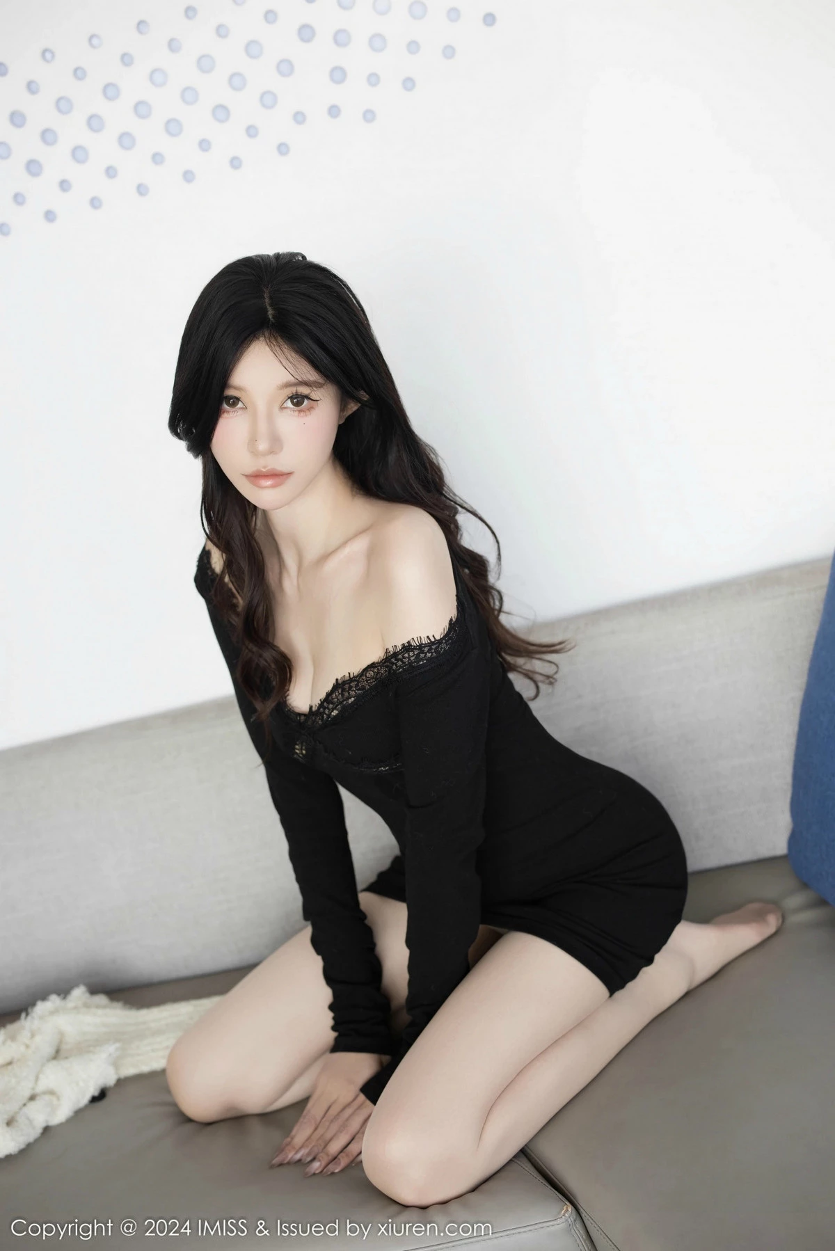 秀人集.com_[IMISS爱蜜社]Vol.780_模特泥鳅鳅性感黑色蕾丝连衣短裙配超薄肉丝秀曼妙身姿诱惑写真51P