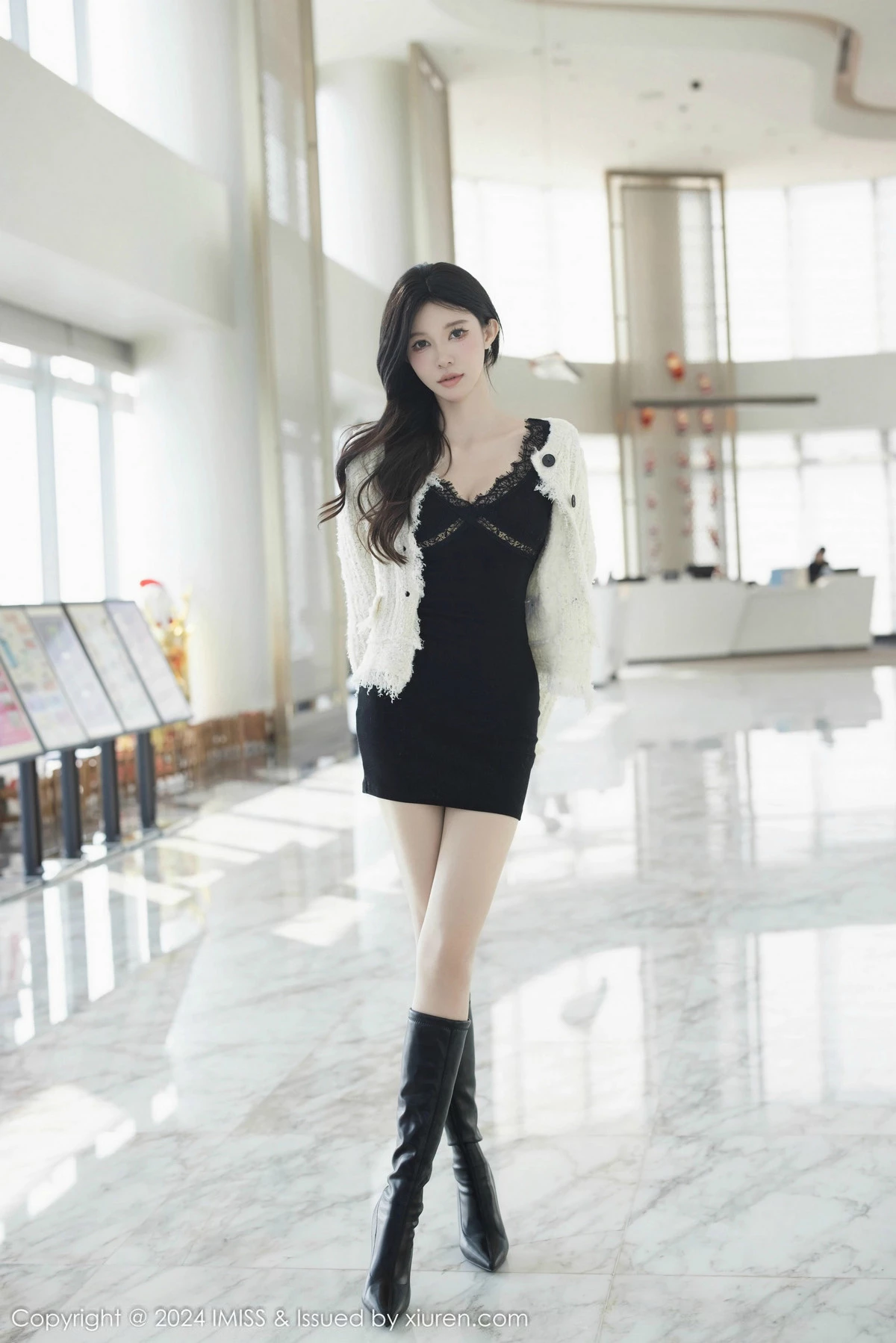 秀人集.com_[IMISS爱蜜社]Vol.780_模特泥鳅鳅性感黑色蕾丝连衣短裙配超薄肉丝秀曼妙身姿诱惑写真51P