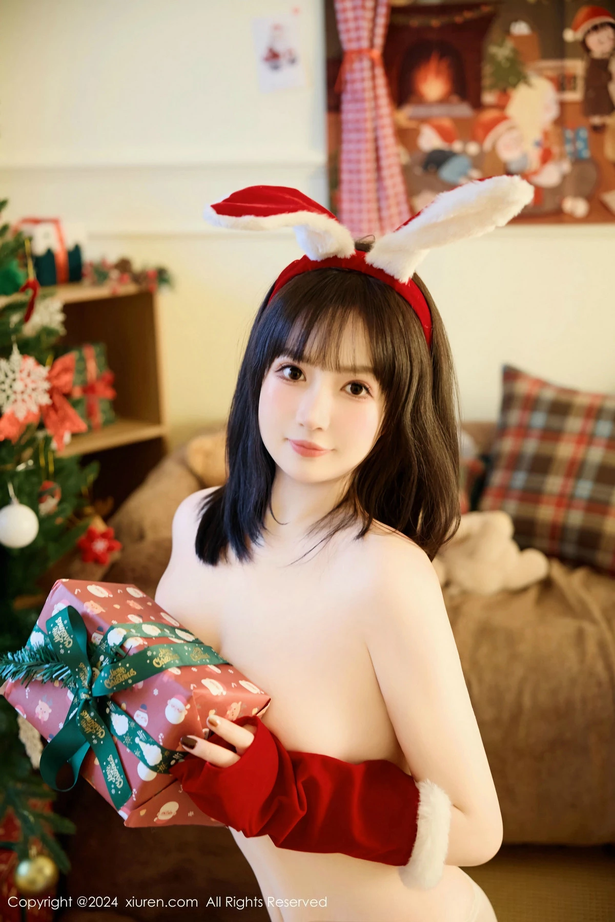 秀人集.com_[XiuRen秀人网]No.9656_模特养乐多Doll圣诞主题性感红色连衣裙半脱秀丰腴身材诱惑写真53P