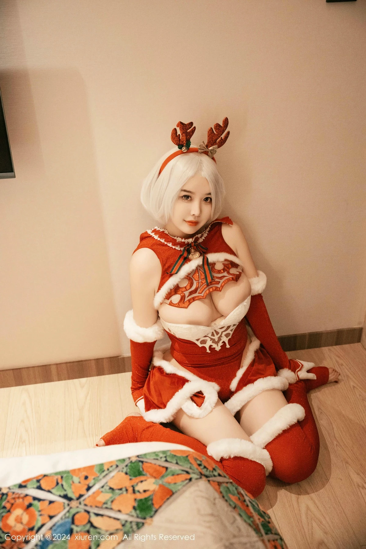 秀人集.com_[XiuRen秀人网]No.9660_模特樱桃小犊子性感红色圣诞装扮半脱秀丰满身材完美诱惑写真55P