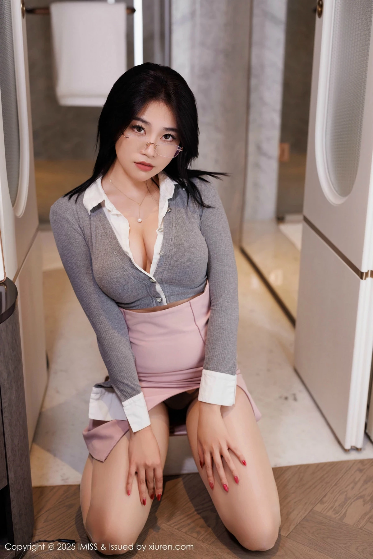 秀人集.com_[IMISS爱蜜社]Vol.784_女神许诺Sabrina性感粉色包臀裙配超薄肉丝秀完美身材诱惑写真95P