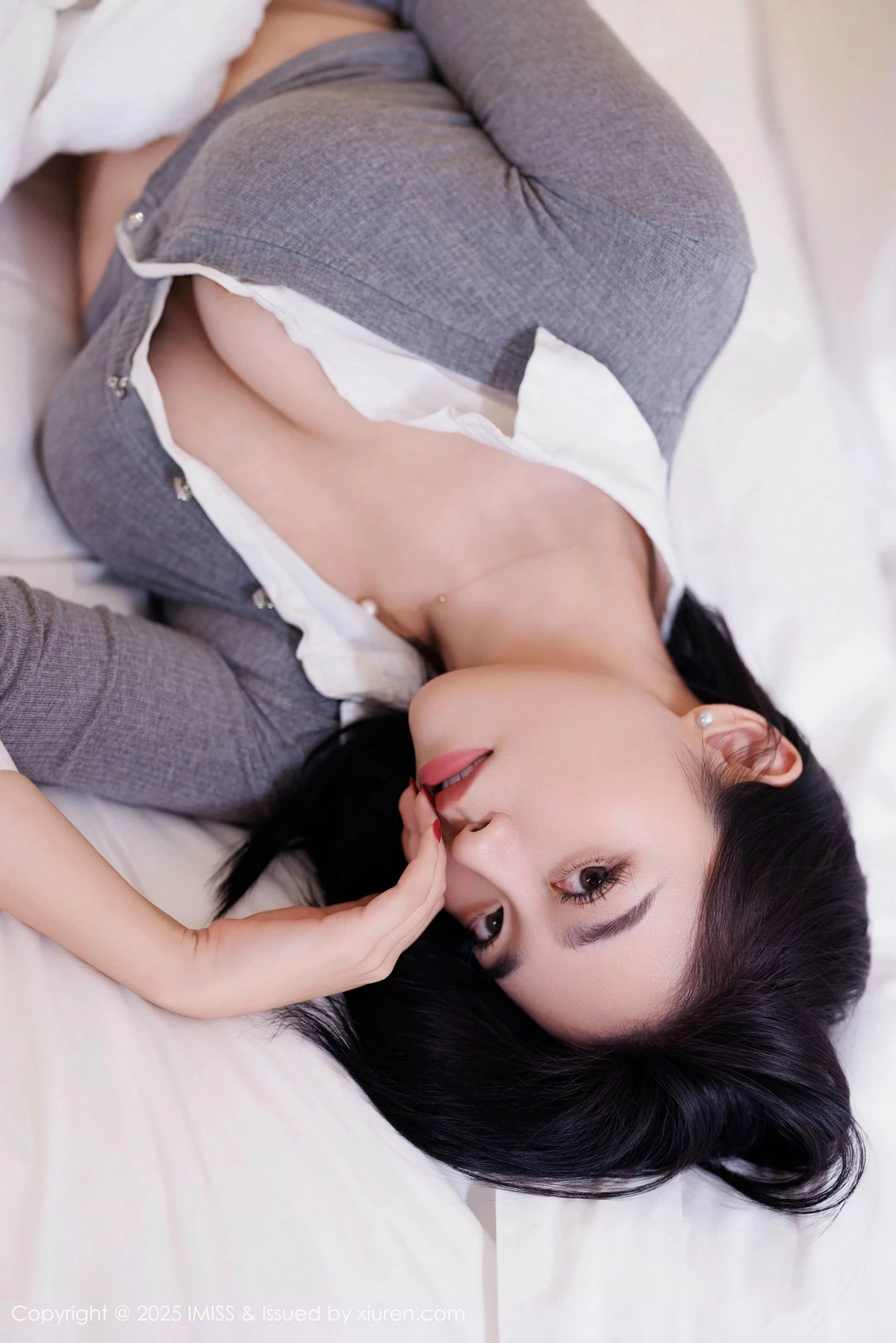 秀人集.com_[IMISS爱蜜社]Vol.784_女神许诺Sabrina性感粉色包臀裙配超薄肉丝秀完美身材诱惑写真95P