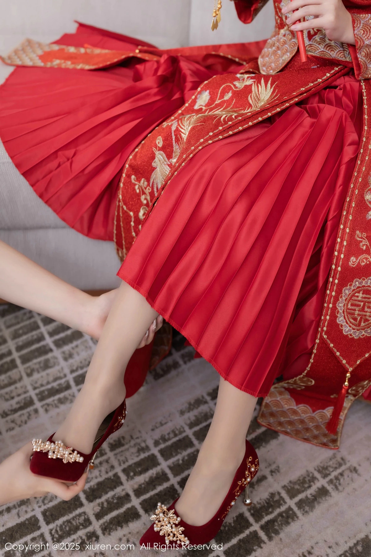 秀人集.com_[XiuRen秀人网]No.9811_模特杏子Yada性感新娘装红色情趣内衣配超薄肉丝秀美腿诱惑写真84P