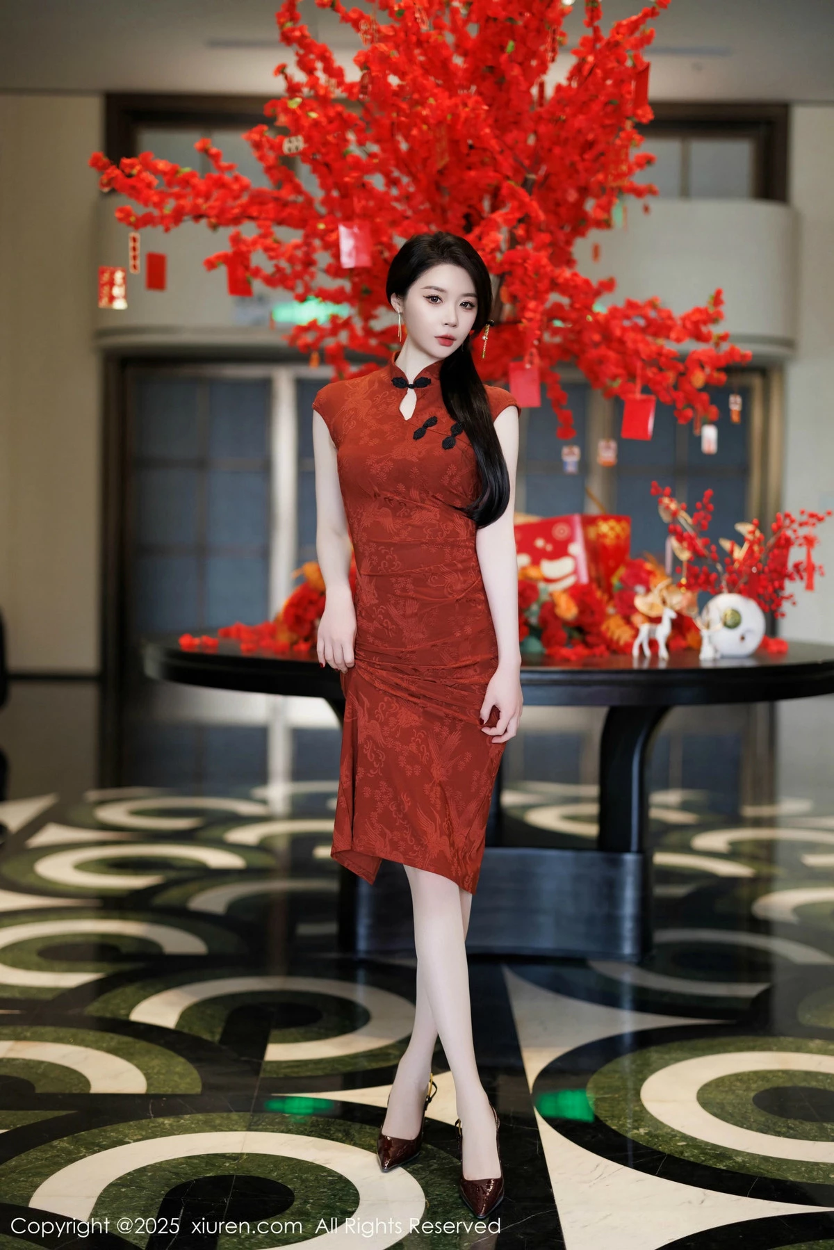 秀人集.com_[XiuRen秀人网]No.9812_模特梦心玥性感红色旗袍服饰露红色内衣秀高挑曼妙身姿诱惑写真91P