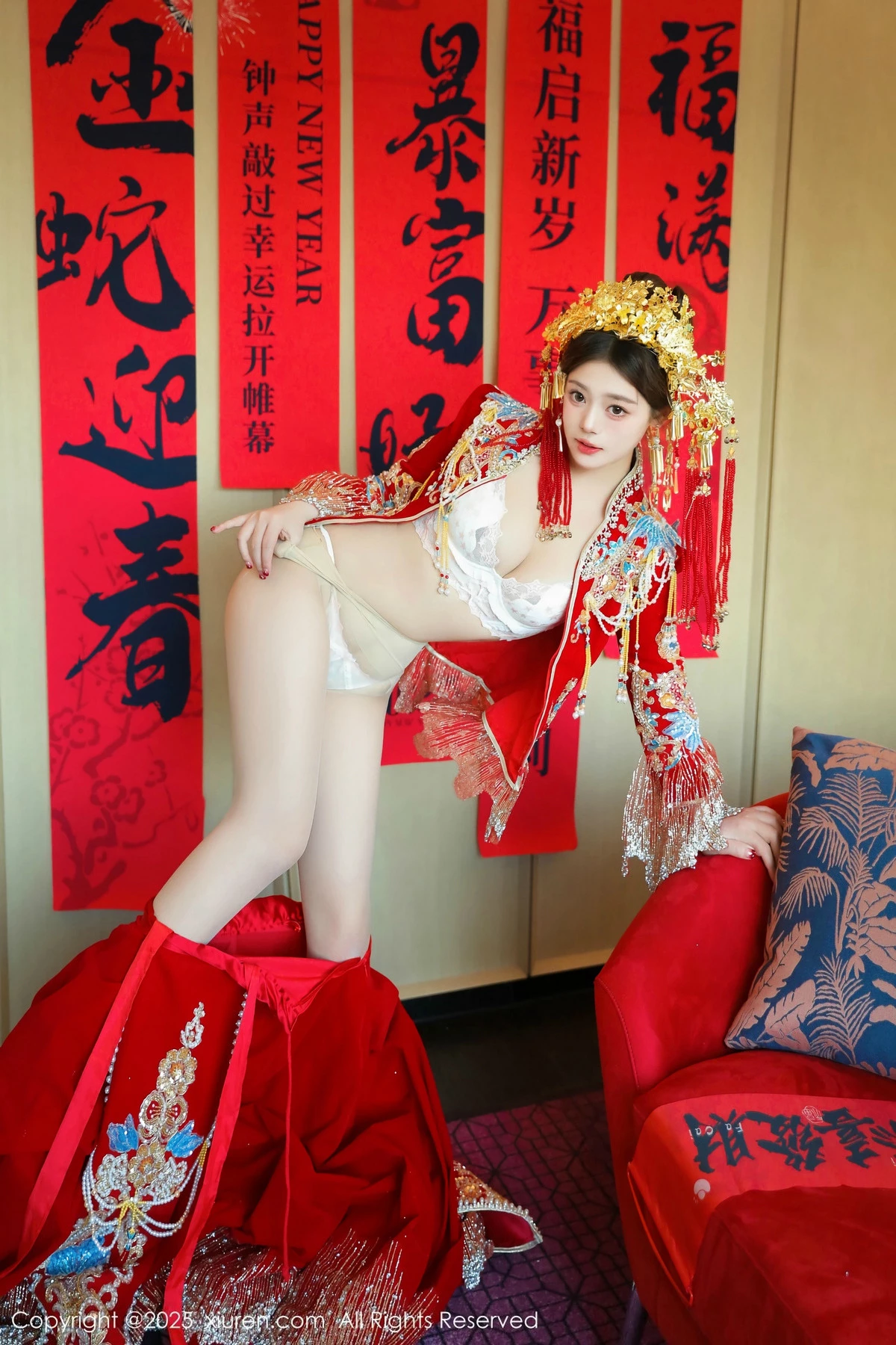 秀人集.com_[XiuRen秀人网]No.9823_模特蛋蛋宝新年主题性感红色新娘装露白色内衣秀丰腴身材诱惑写真79P