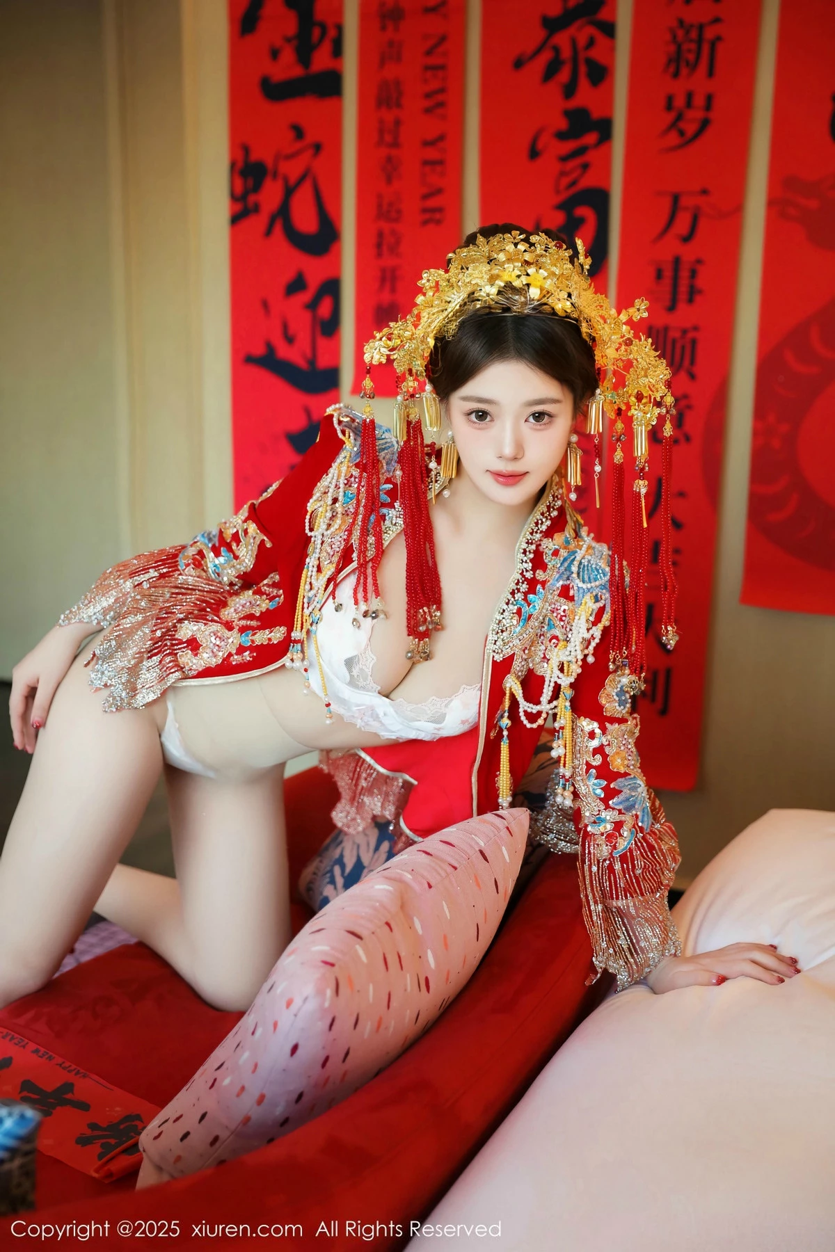 秀人集.com_[XiuRen秀人网]No.9823_模特蛋蛋宝新年主题性感红色新娘装露白色内衣秀丰腴身材诱惑写真79P