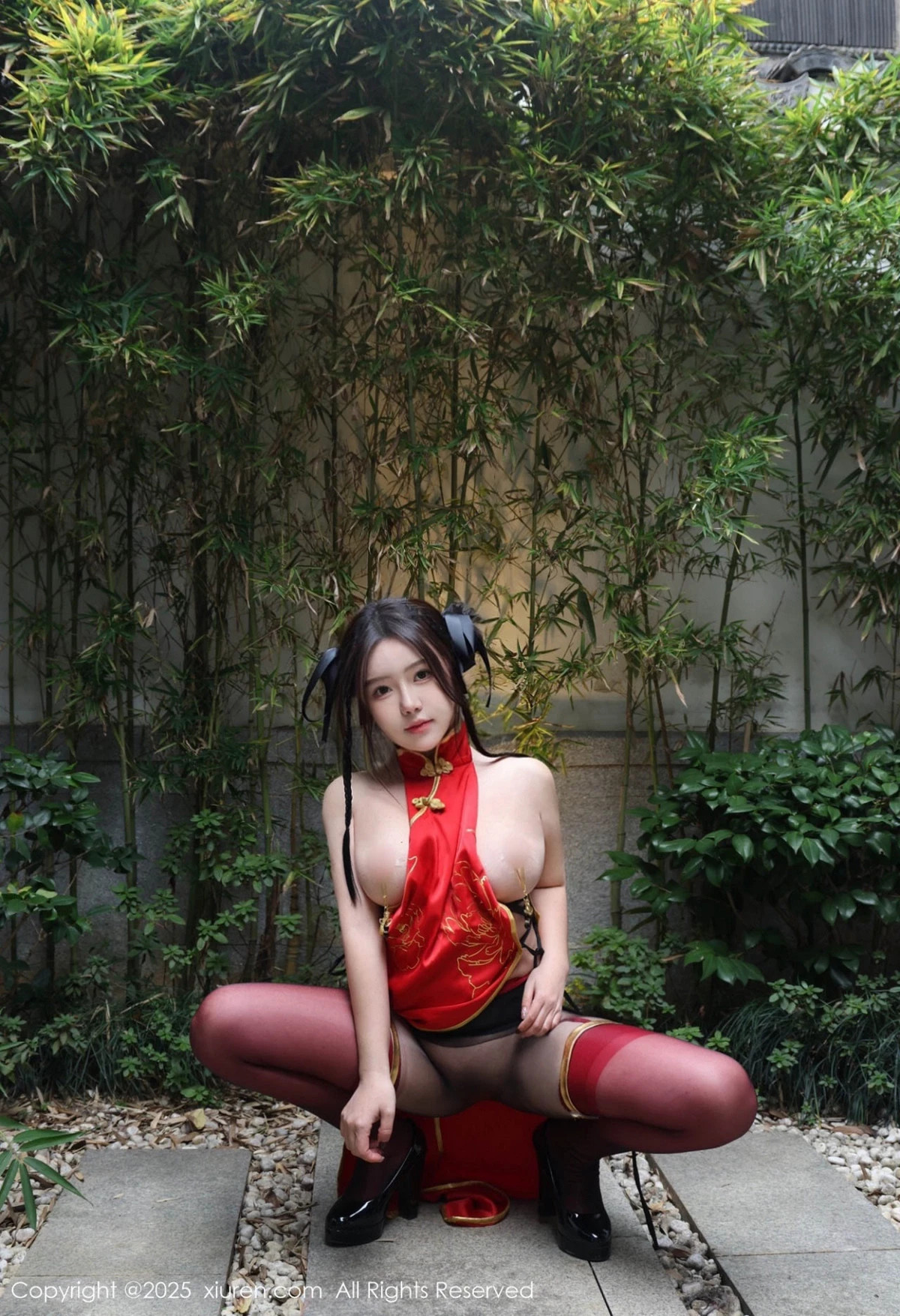 秀人集.com_[XiuRen秀人网]No.9834_模特小薯条nienie性感红色旗袍配红丝吊袜秀曼妙身姿诱惑写真131P