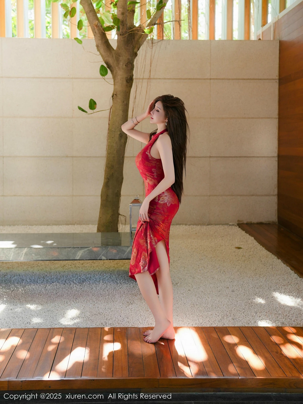 秀人集.com_[XiuRen秀人网]No.9837_女神Carol周妍希性感红色旗袍服饰配超薄肉丝秀丰满身材诱惑写真77P