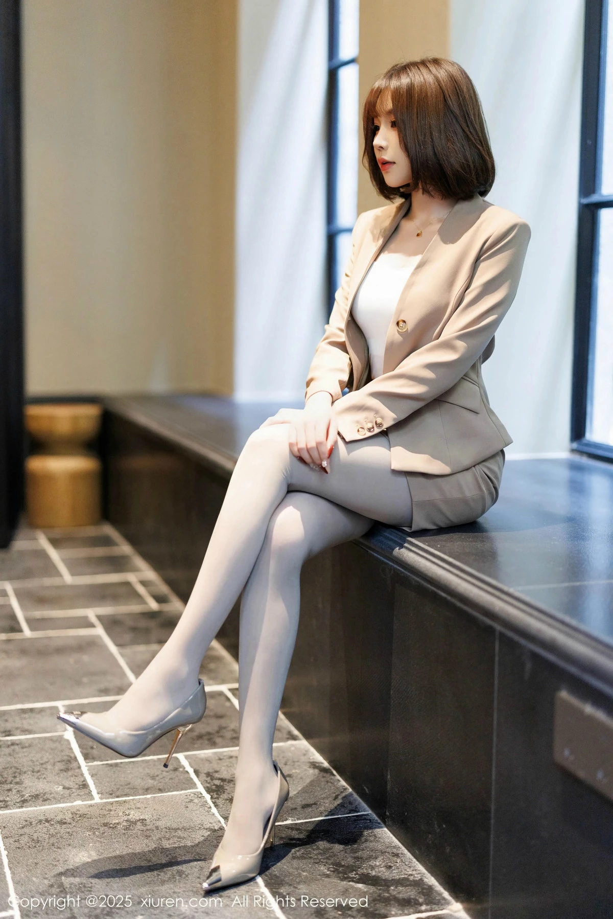 秀人集.com_[XiuRen秀人网]No.9844_女神徐莉芝Booty多套性感服饰穿搭配原色丝袜秀曼妙身姿诱惑写真88P