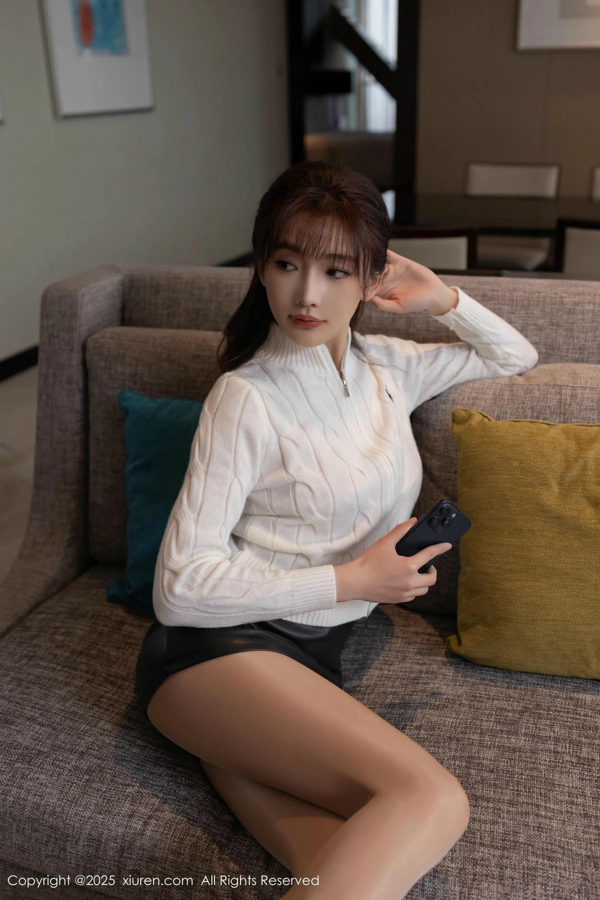 秀人集.com_[XiuRen秀人网]No.9852_模特陆萱萱白上衣配黑皮短裙露性感情趣内衣秀曼妙身姿诱惑写真81P