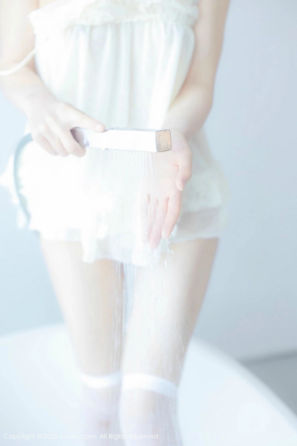 秀人集.com_[XiuRen秀人网]No.9851_模特桃妖夭浴室性感浅色连衣短裙配白丝袜湿身秀惹火身材诱惑写真113P